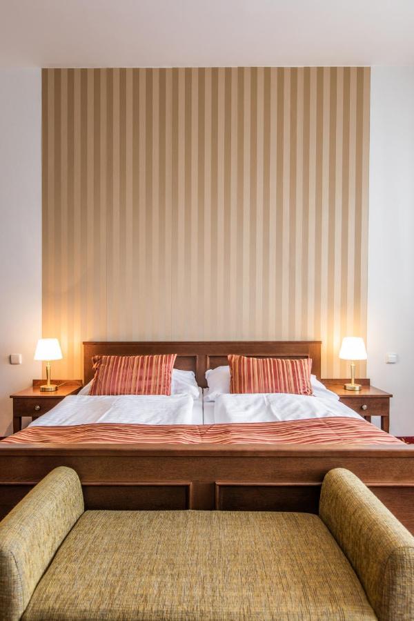 Hotel U Zlateho Kohouta Kroměříž Dış mekan fotoğraf