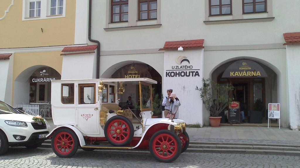 Hotel U Zlateho Kohouta Kroměříž Dış mekan fotoğraf