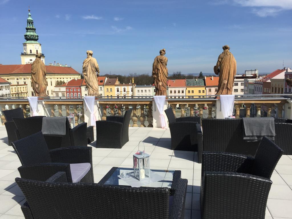 Hotel U Zlateho Kohouta Kroměříž Dış mekan fotoğraf