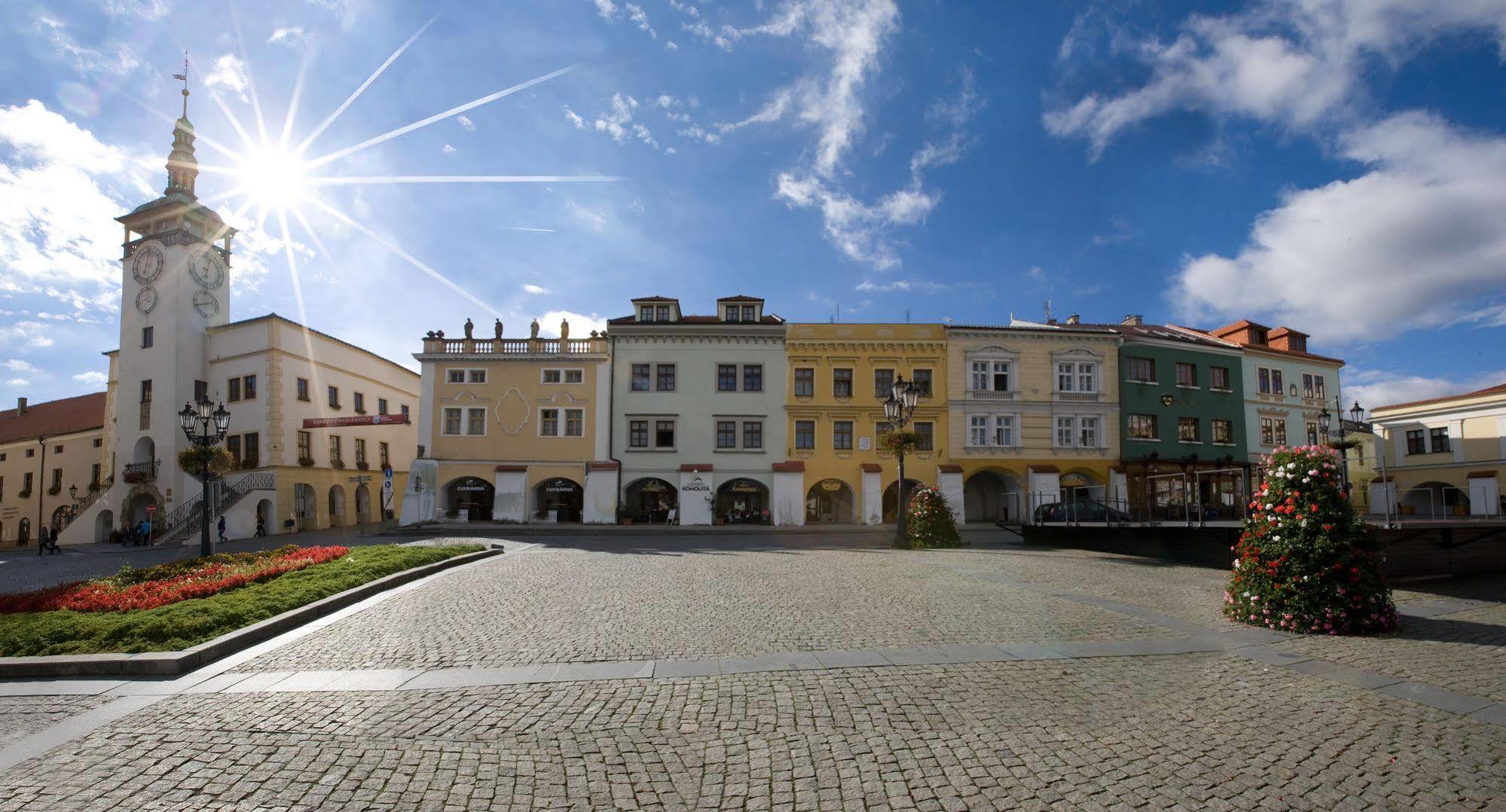 Hotel U Zlateho Kohouta Kroměříž Dış mekan fotoğraf