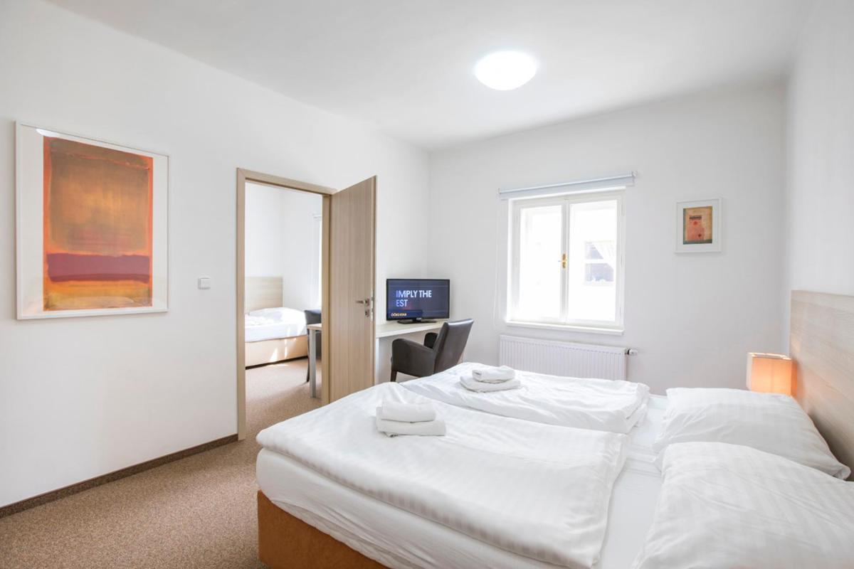 Hotel U Zlateho Kohouta Kroměříž Dış mekan fotoğraf
