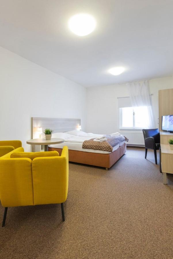 Hotel U Zlateho Kohouta Kroměříž Dış mekan fotoğraf