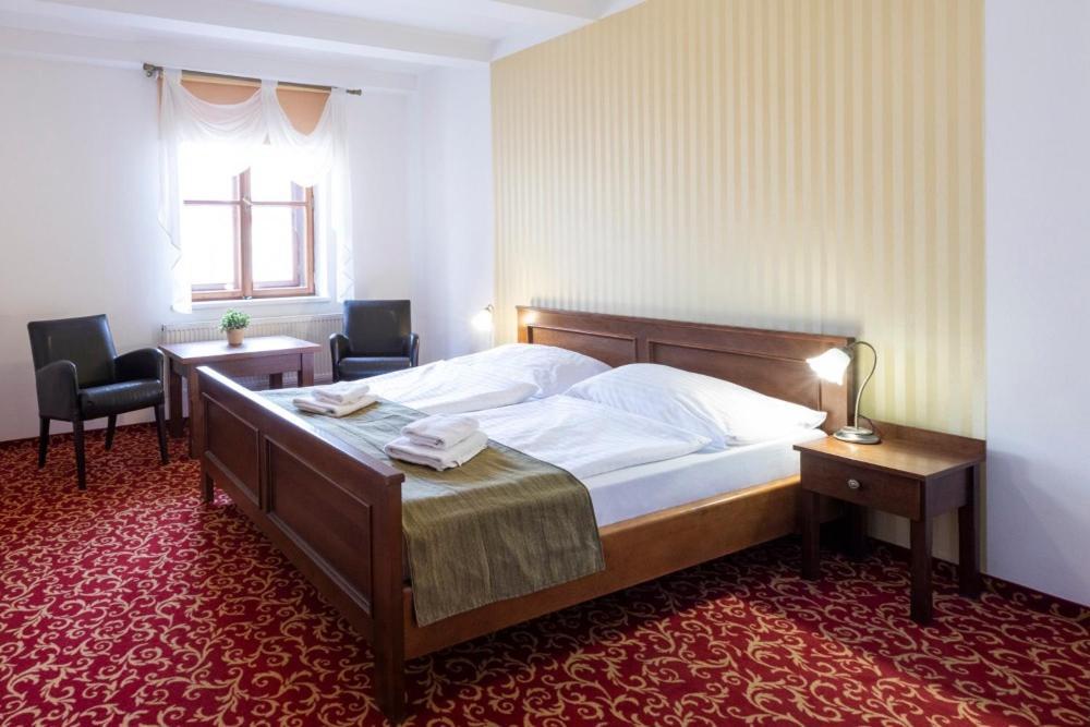 Hotel U Zlateho Kohouta Kroměříž Dış mekan fotoğraf